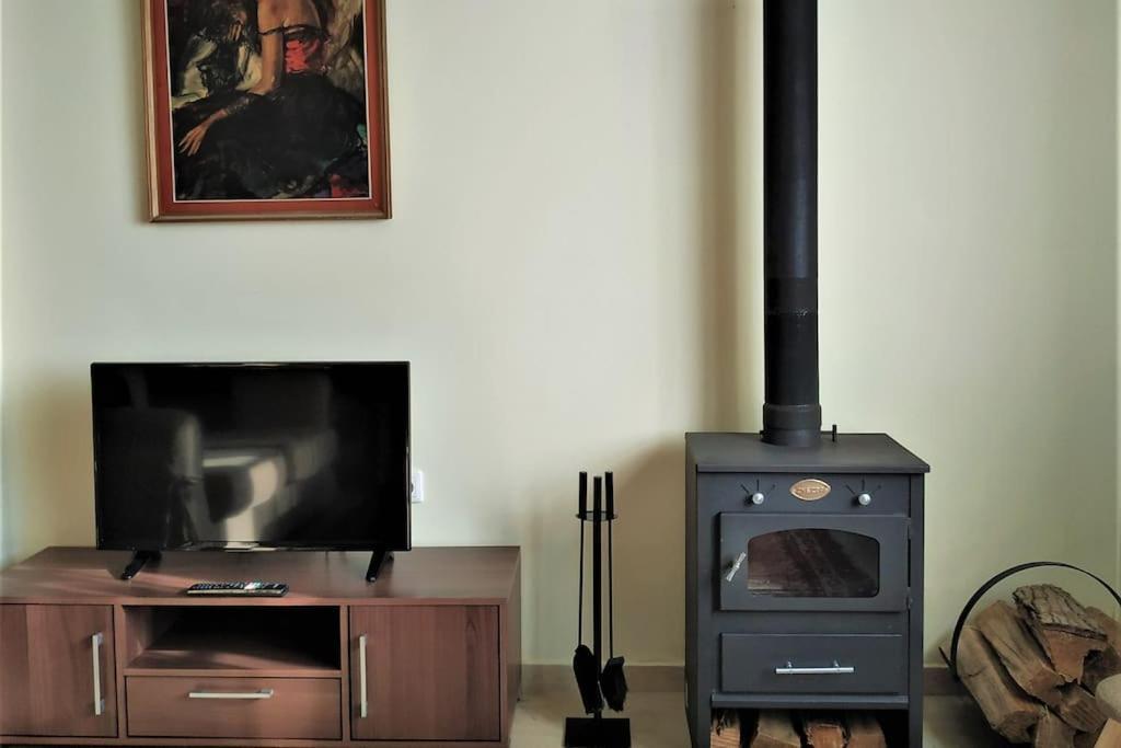 ChrysiDeppy'S House Κοντά Στα Λουτρά Πόζαρアパートメント エクステリア 写真