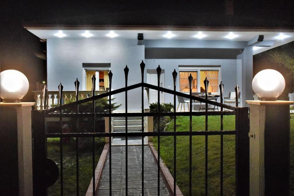 ChrysiDeppy'S House Κοντά Στα Λουτρά Πόζαρアパートメント エクステリア 写真