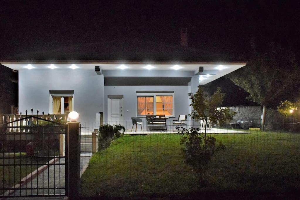 ChrysiDeppy'S House Κοντά Στα Λουτρά Πόζαρアパートメント エクステリア 写真